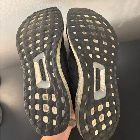 Adidas Women’s Black Ultraboost Sneakers Size‎ 9 - Picture 5 of 7